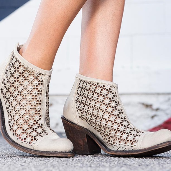 Independent Boot Company Leather Burke Cutout Studded Ankle Boots 10.5 - Picture 12 of 12